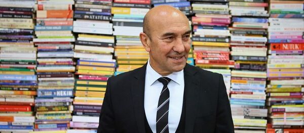 Tunç Soyer, kitap bağışı - Sputnik Türkiye