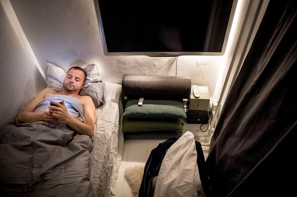 Danimarkalı politikacı porno sitesine ilan verdi: İşinizi bitirince oy verin - Sputnik Türkiye