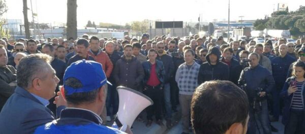 TÜPRAŞ işçileri fabrikaya kapandı - Sputnik Türkiye