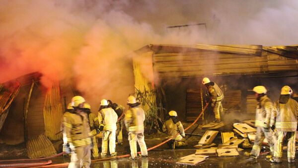 Küçükçekmece'de palet fabrikasında çıkan yangın söndürüldü - Sputnik Türkiye