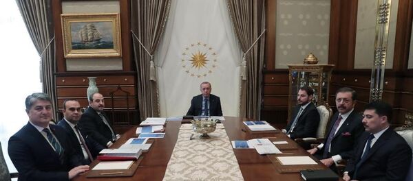 Erdoğan’a yerli otomobil sunumu Erdoğan’a yerli otomobil sunumu - Sputnik Türkiye