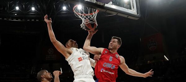 Basketbol THY Avrupa Ligi Dörtlü Finali'nde Real Madrid'i 95-90 yenen CSKA Moskova, finale yükseldi ve Anadolu Efes'in rakibi oldu. - Sputnik Türkiye