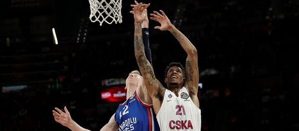 2018-2019 sezonu Turkish Airlines EuroLeague finalinde Türkiye'den Anadolu Efes ile Rusya'dan CSKA Moskova karşı karşıya geldi. - Sputnik Türkiye