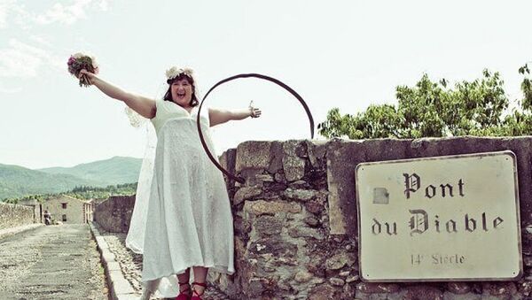 Fransa'da 'Şeytanın Köprüsüyle' evlenen Avusturyalı kadın Fransa'da 'Şeytanın Köprüsüyle' evlenen Avusturyalı kadın - Sputnik Türkiye