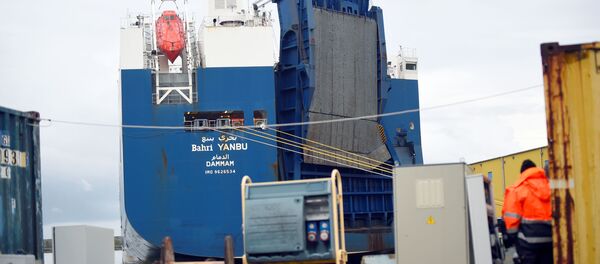 Fransız gazeteciler bir Suudi kargo gemisinin Fransa yapımı askeri ekipman yüklemesi yapmak için Le Havre limanına vardığını ortaya çıkarmıştı. Haberin gündem yaratması üzerine Suudi gemisi planlanan yüklemeyi yapamadan Fransa’dan ayrılmıştı. - Sputnik Türkiye