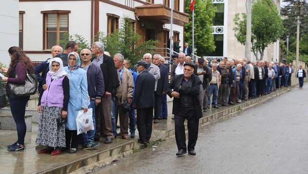 Cumhuriyet Halk Partisi (CHP) Ekrem İmamoğlu için başlattığı kişi başı 20 TL tutarında destek kampanyasına Artvin’in Ardanuç ilçesinden büyük destek geldi. - Sputnik Türkiye