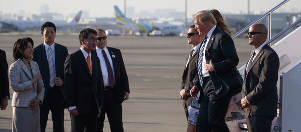 ABD Başkanı Donald Trump, Japonya'nın yeni imparatoru Naruhito için yapılacak törene katılmak üzere başkent Tokyo'ya gitti. - Sputnik Türkiye