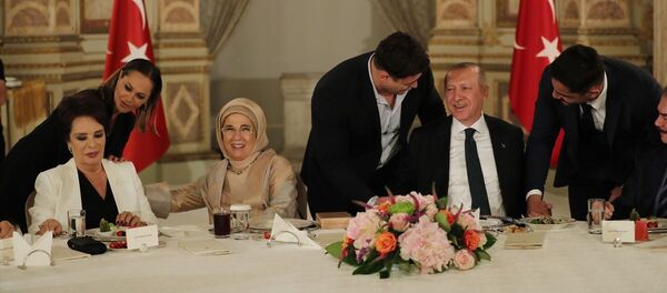 Türkiye Cumhurbaşkanı Recep Tayyip Erdoğan ve eşi Emine Erdoğan - Sputnik Türkiye