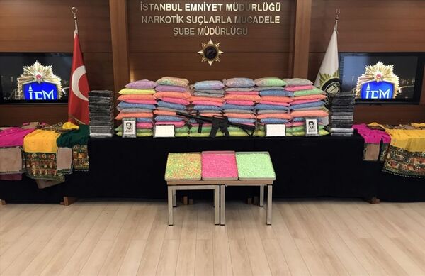 İstanbul’da 1 milyon 800 bin adet uyuşturucu hap ele geçirildi - Sputnik Türkiye