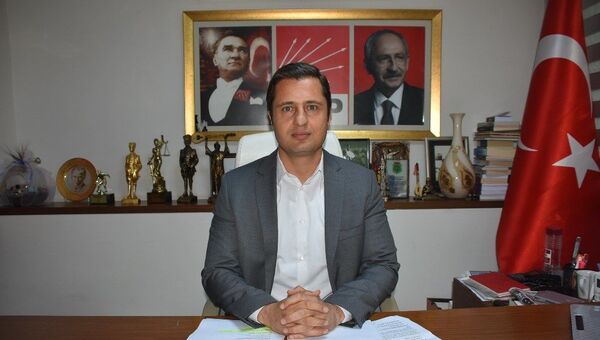 CHP İzmir İl Başkanı Deniz Yücel - Sputnik Türkiye