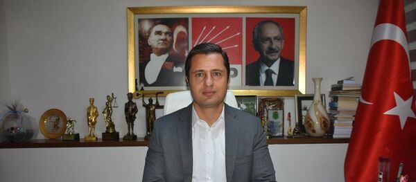 CHP İzmir İl Başkanı Deniz Yücel - Sputnik Türkiye