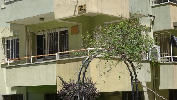 Kız öğrenciler için bağışlanan ev Suriyeli erkeklere kiralandı - Sputnik Türkiye