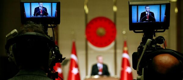 Türkiye Cumhurbaşkanı Recep Tayyip Erdoğan - basın - gazeteciler Türkiye Cumhurbaşkanı Recep Tayyip Erdoğan - basın - gazeteciler - Sputnik Türkiye