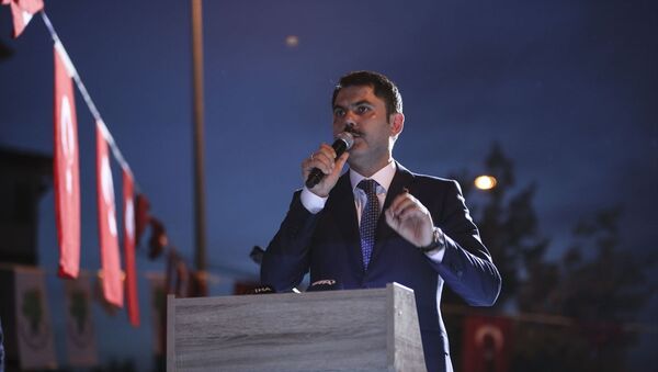 Çevre ve Şehircilik Bakanı Murat Kurum, Mamak Belediyesince düzenlenen mahalle iftar programına katıldı.  - Sputnik Türkiye