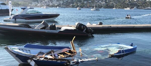 Bodrum'da sürat teknesi gazetecileri taşıyan tekneye çarptı - Sputnik Türkiye
