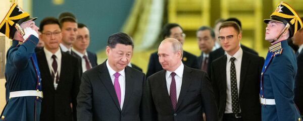 Putin 5 Haziran 2019'da Şi'yi Kremlin'de törenle ağırlarken - Sputnik Türkiye