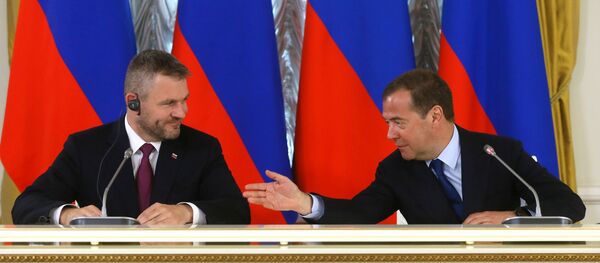 Dmitry Medvedev ile Peter Pellegrini Moskova'da ortak basın toplantısında Dmitry Medvedev ile Peter Pellegrini Moskova'da ortak basın toplantısında - Sputnik Türkiye