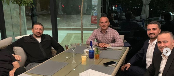 Metro Turizm'in firari sahibi, Erdoğan’ın Başdanışmanı Türkoğlu’yla birlikte görüntülendi - Sputnik Türkiye