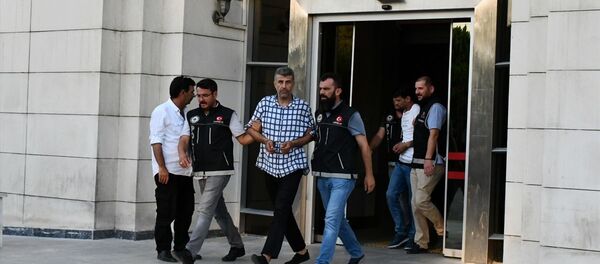 Emniyet Müdürü uyuşturucu ticaretinden tutuklandı Emniyet Müdürü uyuşturucu ticaretinden tutuklandı - Sputnik Türkiye