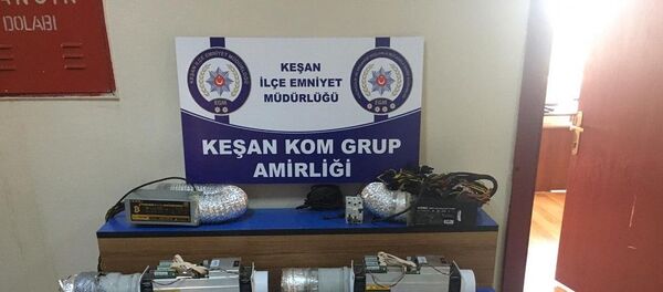 Edirne, kaçak elektrikle Bitcoin üretilen ev, baskın - Sputnik Türkiye