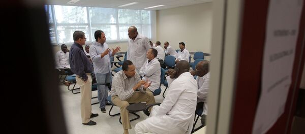 Brezilya'da görev yapan Kübalı doktorlar Brezilya'da görev yapan Kübalı doktorlar - Sputnik Türkiye