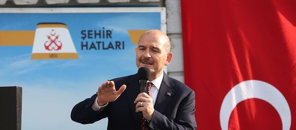İçişleri Bakanı Süleyman Soylu, Haliç Tersanesi'nde tersane ve şehir hatları çalışanları ile bir araya geldi. Soylu, burada konuşma yaptı. - Sputnik Türkiye