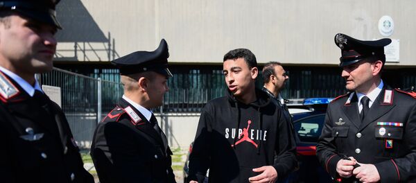 İtalya'da Milano kenti yakınlarında mart ayında 51 öğrenciyi taşıyan bir okul servisinin şoförü tarafından kaçırılarak yakılması olayında gizlice güvenlik güçlerine haber vererek olası can kayıplarını önleyen öğrencilerden Rami Shehata. - Sputnik Türkiye