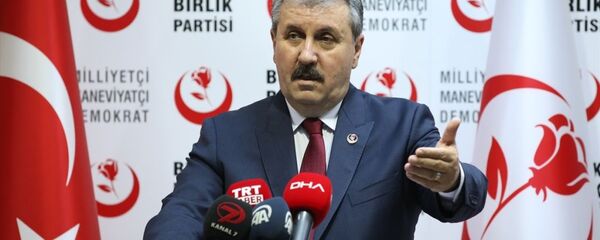 Büyük Birlik Partisi (BBP) Genel Başkanı Mustafa Destici, partisinin genel merkezinde basın toplantısı düzenledi. - Sputnik Türkiye
