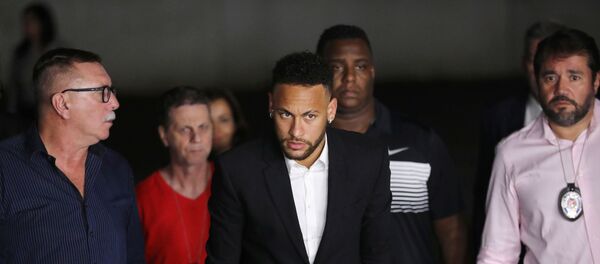 Brezilyalı futbolcu Neymar, hakkındaki tecavüz ve saldırı suçlamaları nedeniyle ifade verdi. - Sputnik Türkiye