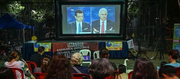 Ekrem İmamoğlu - Binali Yıldırım Ekrem İmamoğlu - Binali Yıldırım - Sputnik Türkiye