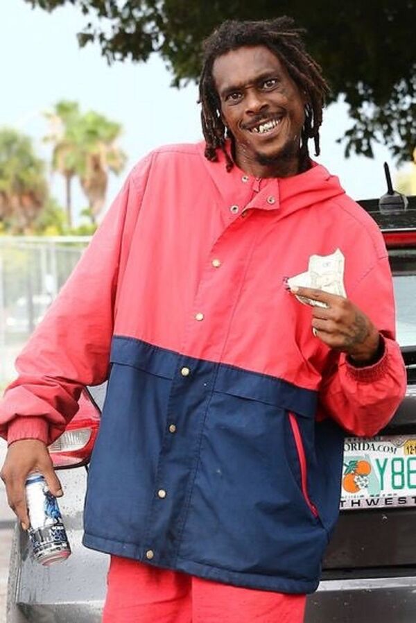 Justin Bieber, evsiz adama 40 dolar verdikten sonra özel jetine binip malikanesine döndü - Sputnik Türkiye