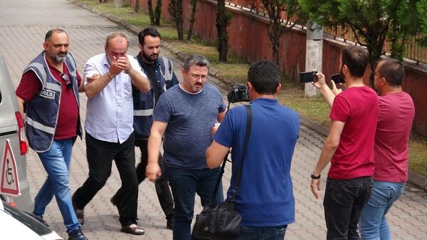 Bilgisayar başından kalkmayan oğlunu defalarca bıçaklayarak öldüren baba, adliyede - Sputnik Türkiye