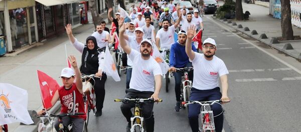 Gençler, Yıldırım için pedal çevirdi: Kankamızı İstanbul gençliği hak ettiği yere getirecektir - Sputnik Türkiye