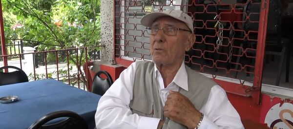 94 yaşındaki Hüseyin Ç., kendisine yakınlık gösteren kadın tarafından 700 bin TL dolandırıldı 94 yaşındaki Hüseyin Ç., kendisine yakınlık gösteren kadın tarafından 700 bin TL dolandırıldı - Sputnik Türkiye