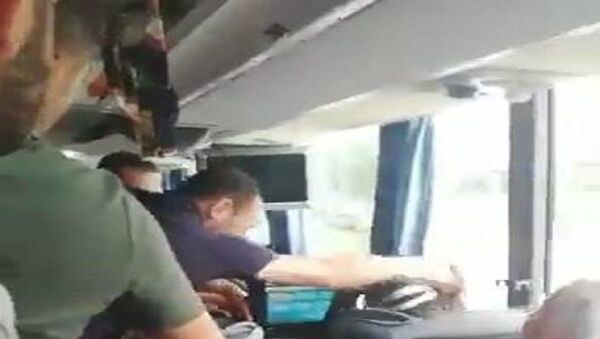 Aksaray'da, kimliği belirsiz kişiler önünü keserek durdurdukları bir yolcu otobüsünden yolcu Kadriye S.'yi, zorla araçtan indirerek kaçırdı.  - Sputnik Türkiye