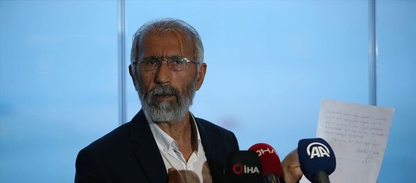  İmralı Cezaevi’ne giderek Abdullah Öcalan’ın seçim mesajını taşıyan Doç. Dr. Ali Kemal Özcan - Sputnik Türkiye
