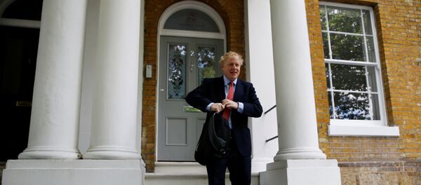 İngiltere - Boris Johnson evinden ayrılıyor İngiltere - Boris Johnson evinden ayrılıyor - Sputnik Türkiye