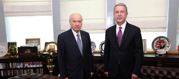 Milli Savunma Bakanı Hulusi Akar, Milliyetçi Hareket Partisi (MHP) Genel Başkanı Devlet Bahçeli Milli Savunma Bakanı Hulusi Akar, Milliyetçi Hareket Partisi (MHP) Genel Başkanı Devlet Bahçeli - Sputnik Türkiye