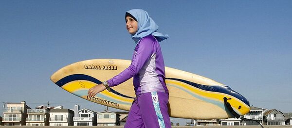 tesettür mayo giyen kadın - Sputnik Türkiye