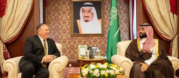 ABD Dışişleri Bakanı Mike Pompeo, Suudi Arabistan Veliaht Prensi Muhammed bin Selman - Sputnik Türkiye