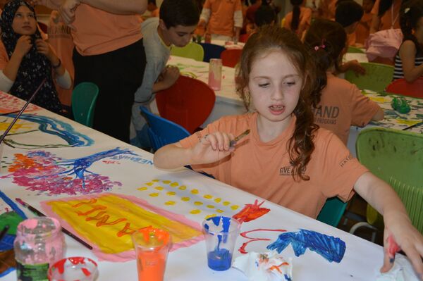 Suriyeli çocukların gözünden Türkiye tuvallere yansıdı - Sputnik Türkiye