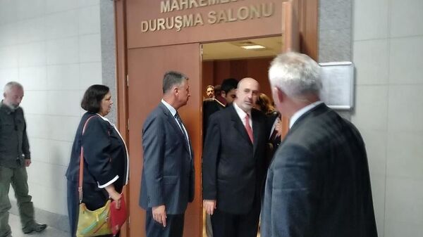 Ev hapsindeki ABD Konsolosluğu çalışanı Cantürk, Erdoğan-Trump zirvesi öncesi serbest bırakıldı  - Sputnik Türkiye