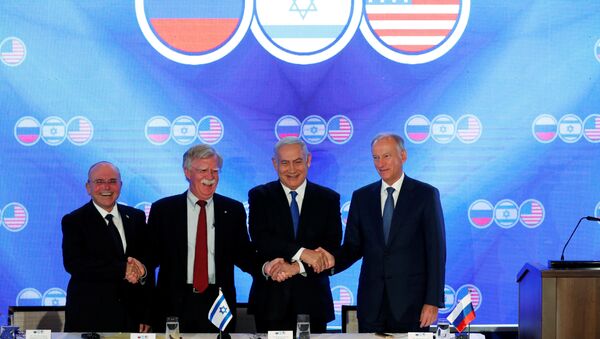 İsrail Ulusal Güvenlik Danışmanı Meir Ben-Shabbat, ABD Ulusal Güvenlik Danışmanı John Bolton, İsrail Başbakanı Benyamin Netanyahu ve Rusya Güvenlik Konseyi Genel Sekreteri Nikolay Patruşev - Sputnik Türkiye