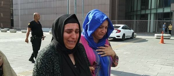 Mert Emre Karagöz’ün annesi Nurgüzel Karagöz Mert Emre Karagöz’ün annesi Nurgüzel Karagöz - Sputnik Türkiye