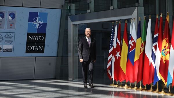 Milli Savunma Bakanı Hulusi Akar, NATO Savunma Bakanları Toplantısı’nın ikinci gün oturumuna katılmak üzere NATO Karargahı’na geldi. - Sputnik Türkiye
