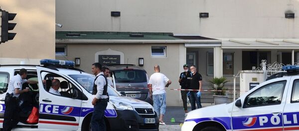 Fransa'da cami önünde silahlı saldırı - Sputnik Türkiye