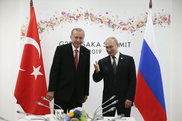 Putin ile Erdoğan, G20 Zirvesi kapsamında görüştü: 'Gözler, S-400 sevkiyatıyla ilgili süreçte' - Sputnik Türkiye