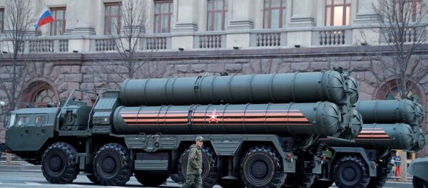 Moskova'daki geçit töreninde S-400 - Sputnik Türkiye