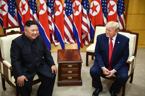 Kore sınırında yine tarihi anlar: Kim son dakika teklifini kabul etti, Trump Kuzey Kore tarafına geçti Kore sınırında yine tarihi anlar: Kim son dakika teklifini kabul etti, Trump Kuzey Kore tarafına geçti - Sputnik Türkiye