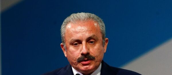 Türkiye Büyük Millet Meclisi (TBMM) Başkanı Mustafa Şentop, başkent Moskova'da düzenlenen 2. Uluslararası Parlamentarizmin Gelişimi Forumuna katıldı. Şentop (fotoğrafta) konuşma yaptı. - Sputnik Türkiye